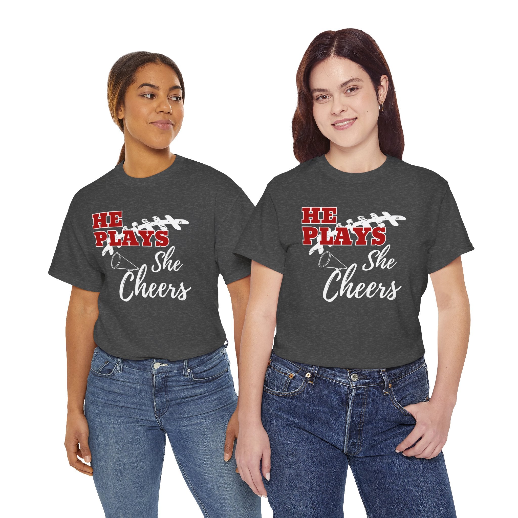 „He Plays, She Cheers“ T-Shirt