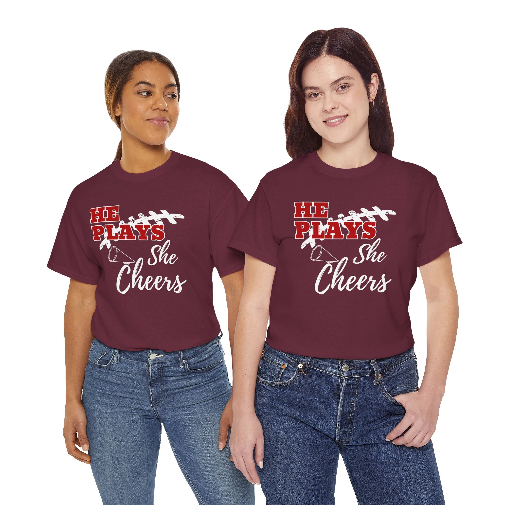„He Plays, She Cheers“ T-Shirt