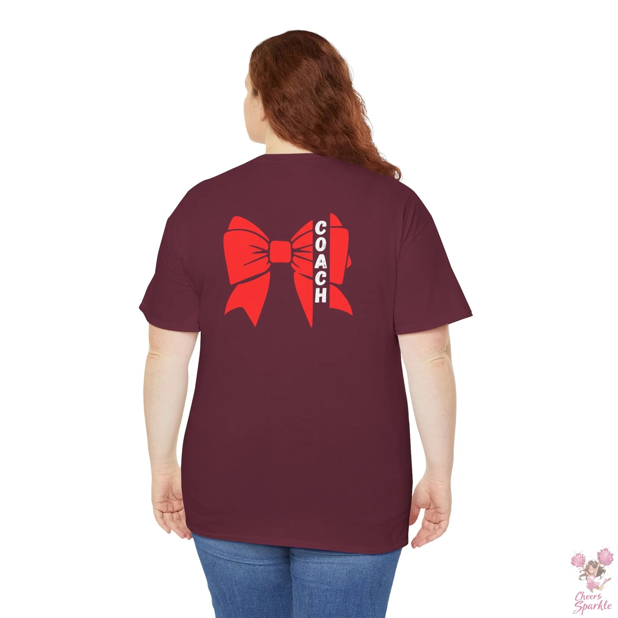 Cheer Coach T-Shirt mit roter Schleife Printify