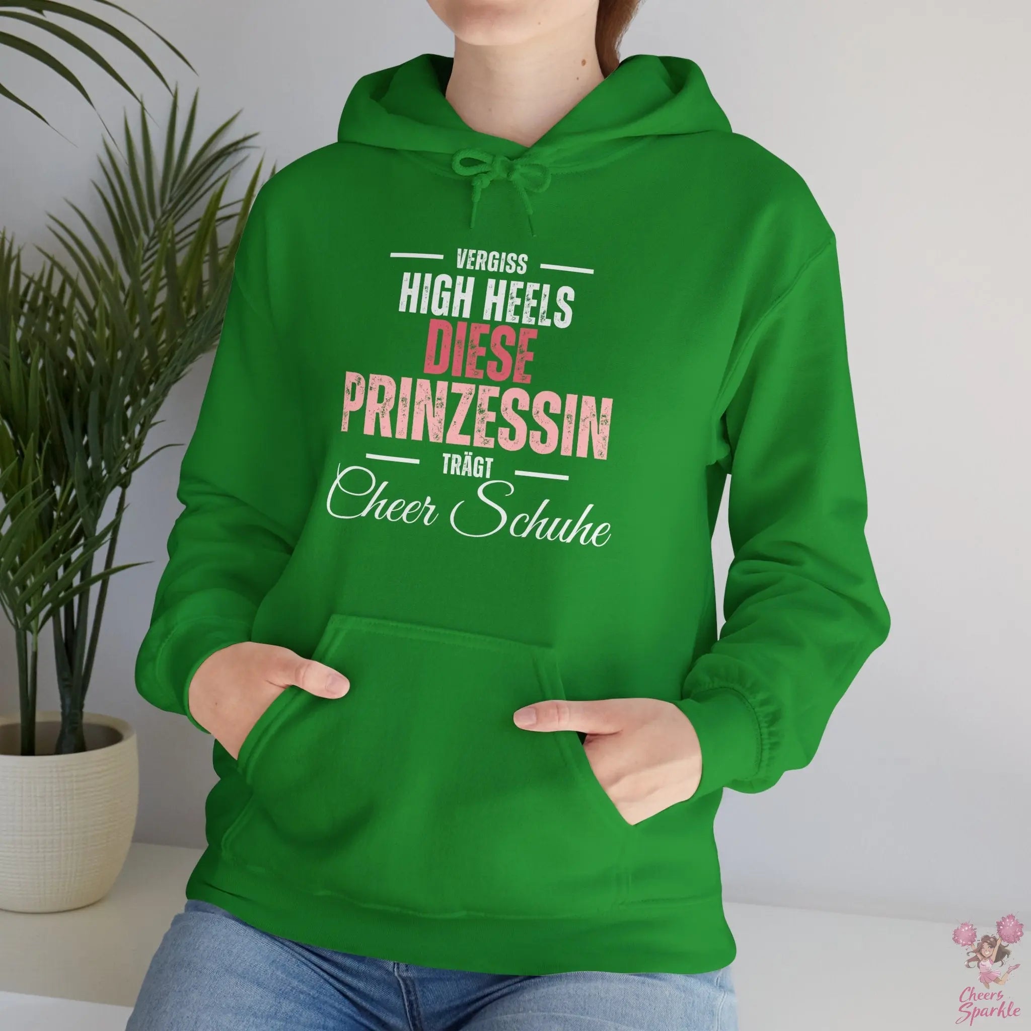 Hoodie „Vergiss Highheels, diese Prinzessin trägt Cheer Schuhe“ Printify