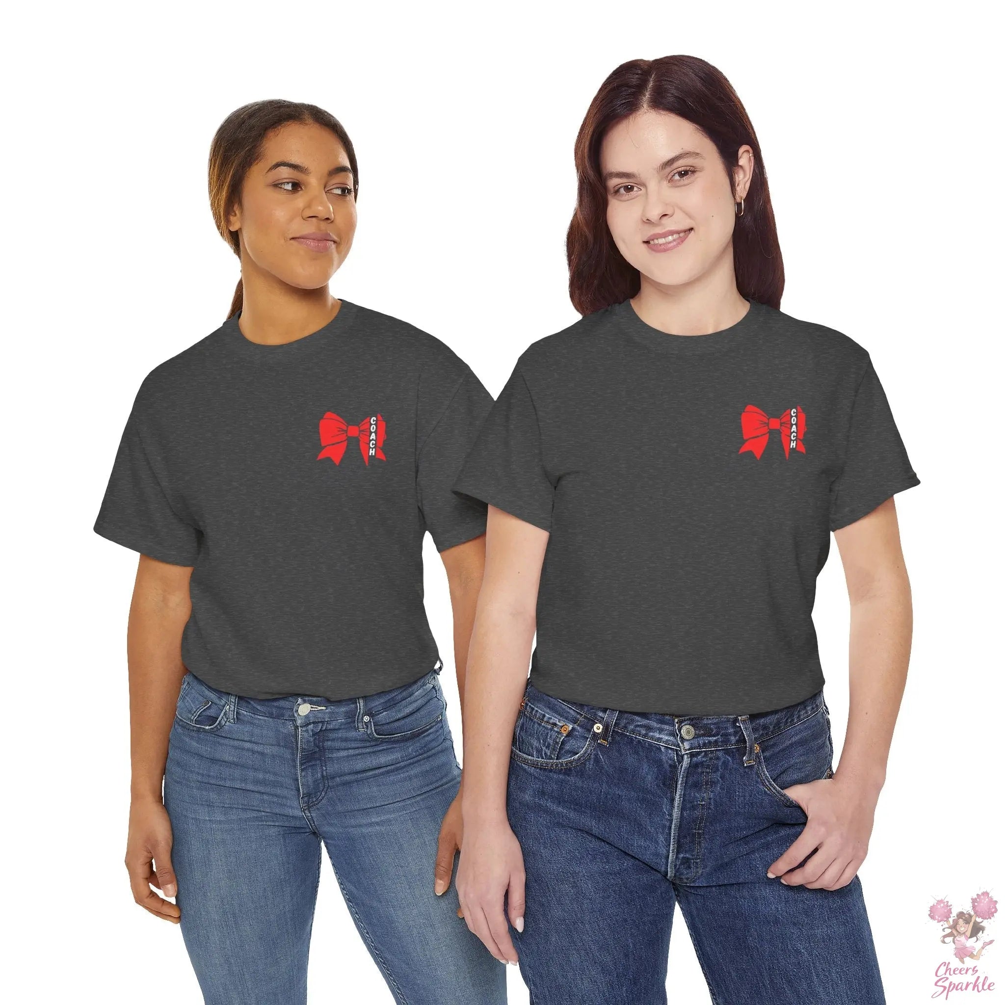 Cheer Coach T-Shirt mit roter Schleife Printify